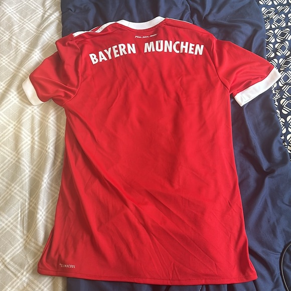 Bayern Munich Jersey - Picture 2 of 2